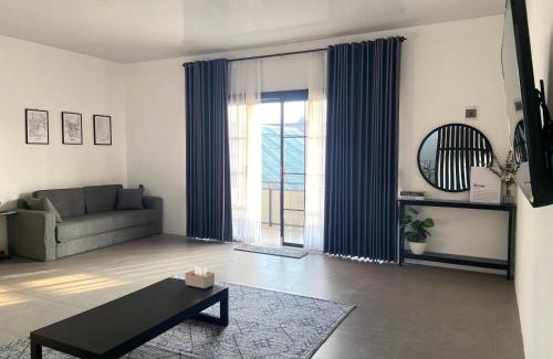 Wonosobo Casa | Madina Monochrome Homestay SYARIAH