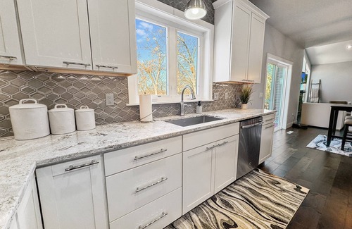 Madison Casa | Executive 3BR | Minutes to Madison