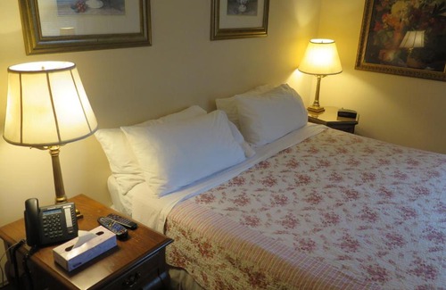 Bloor Annex Hotel | Madison Manor Boutique Hotel