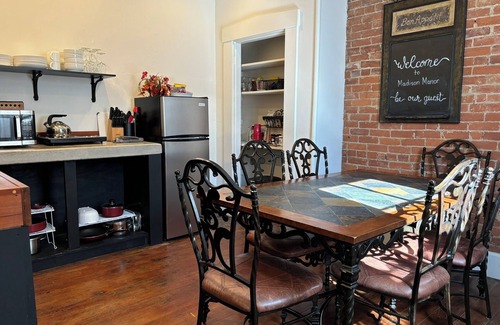 Madison Casa | Madison Manor By the River: Sleeps up to 15, Walk to Historic Downtown