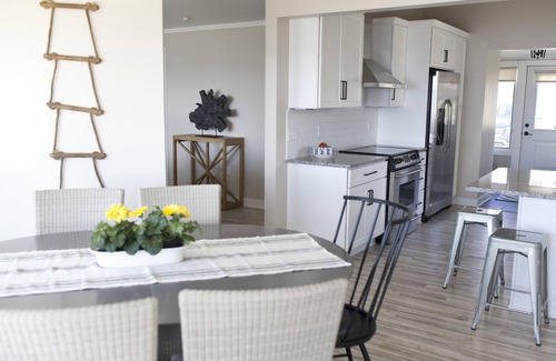 Madison Cabaña | Madison y ~ UW ~ -Madison Area Lakefront Home