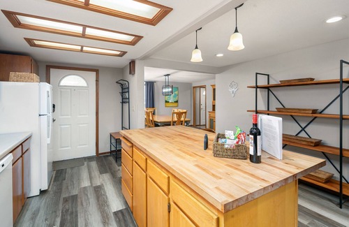 Ennis Casa | Madison Valley Getaway in Downtown Ennis, MT