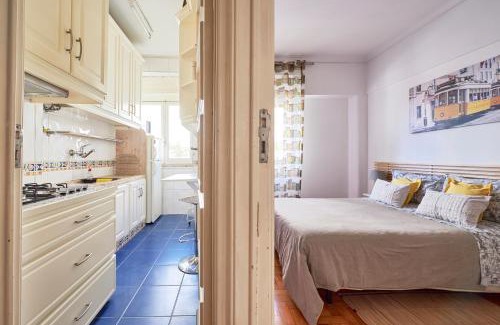 Beato Casa | Madre Deus Sweet Home