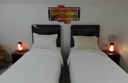 Bintan Cama Y Desayuno | Madu Tiga Beach & Resort