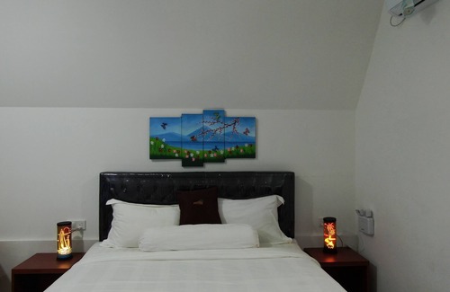 Bintan Cama Y Desayuno | Madu Tiga Beach & Resort