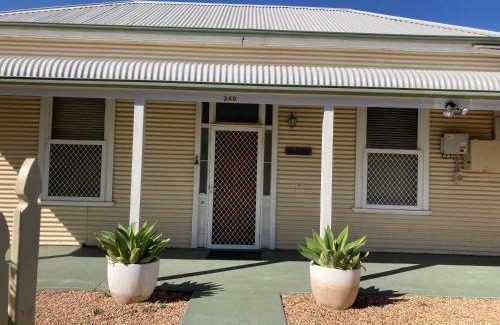Broken Hill Casa | Maeville Cottage