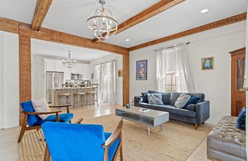 Uptown Historic District Casa | Magazine Street Stay Pool & Charm