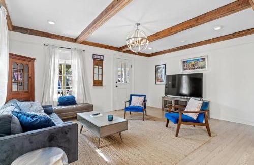 Uptown Historic District Casa | Magazine Street Stay Pool & Charm