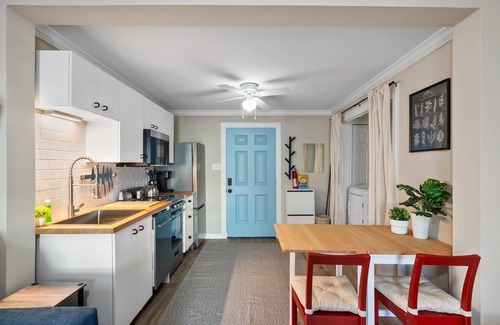 Fort Worth Casa | Magazine-Worthy Cowtown Bungalow. Pet-Friendly!