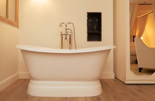 Fitzrovia Hotel | Magda Boutique Rooms