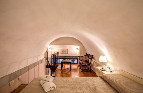 Rome City Centre Casa | Magenta Collection Specchi