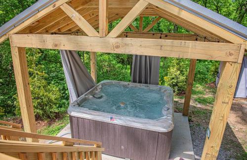 Lookout Valley Neighborhood Association Casa | Maggie Cabin Enjoy Nature From A Forest Hot Tub