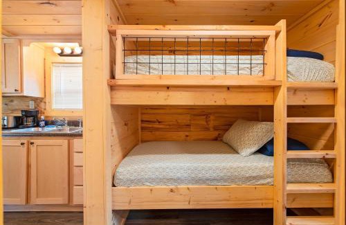 Lookout Valley Neighborhood Association Casa | Maggie Cabin Enjoy Nature From A Forest Hot Tub