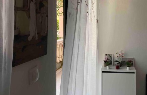 Messonghi Apartamento | Maggie’s Art Studio