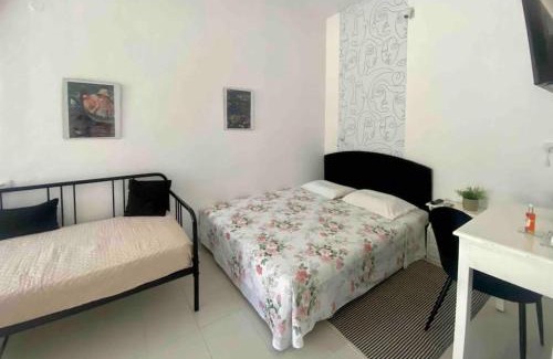 Messonghi Apartamento | Maggie’s Art Studio