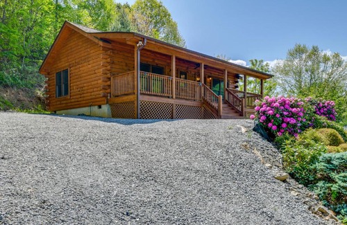 Maggie Valley Casa | Maggie Valley Cabin 4 Mi to Cataloochee Ski Area!