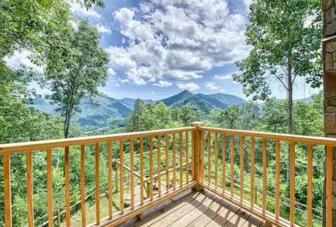 Maggie Valley Casa | Maggie Valley Cabin with Beautiful Mountain Views, HotTub, Pet Friendly, GameRoom, FirePlace