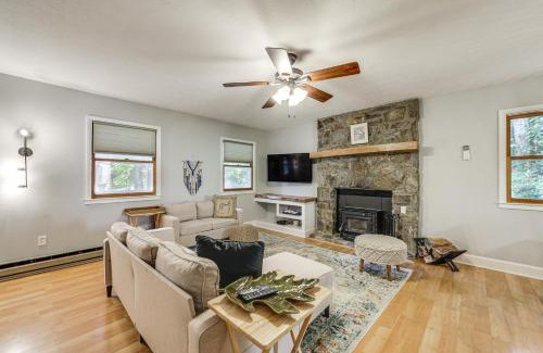 Maggie Valley Casa | Maggie Valley Cottage with Hot Tub and Creek View!