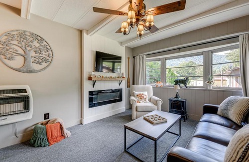 Maggie Valley Casa | Maggie Valley Home about 5 Mi to Cataloochee Ski Area!
