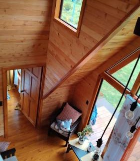 Cantón de Dota Chalet De Esquí | Magic Cabin in Jardín de Dota A real Costa Rican Farm experience with Breakfast included Trout fishing in the lagoon Fruit tasting & beautiful garden with farm animals