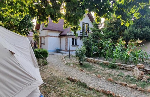 Vama Veche Otro | Magic Garden Emperor Bell Tent