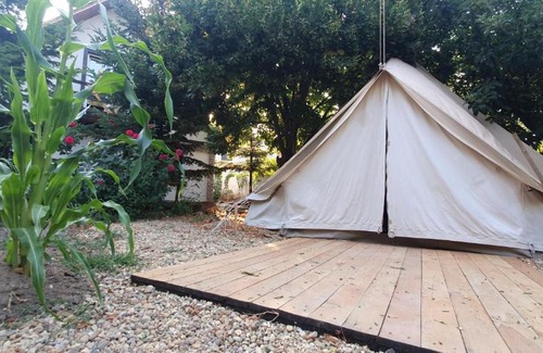 Vama Veche Otro | Magic Garden Emperor Bell Tent