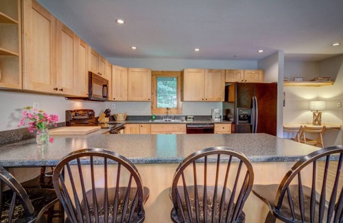 Londonderry Casa | Magic Mountain Retreat