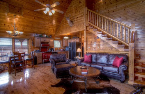 Gatlinburg Cabina | ¡Cabina de lujo "MAGIC MOUNTAIN RETREAT" con una ubicación impresionante! Wi-Fi gratis