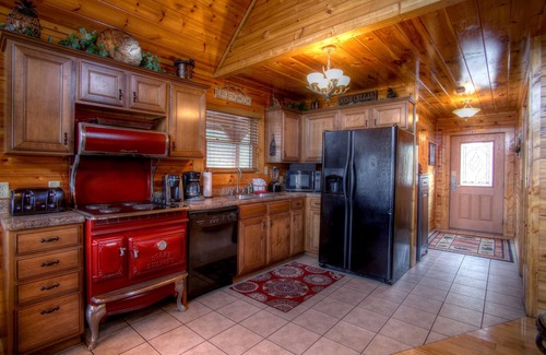 Gatlinburg Cabina | ¡Cabina de lujo "MAGIC MOUNTAIN RETREAT" con una ubicación impresionante! Wi-Fi gratis