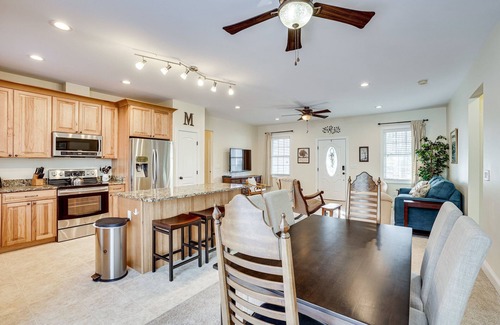 The Plains Casa | Magic Mountain Retreat, King Bed, Near Wineries, Horse Events and Dining