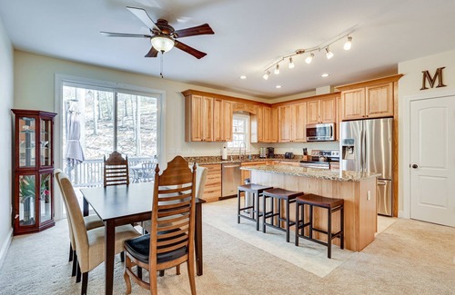 The Plains Casa | Magic Mountain Retreat, King Bed, Near Wineries, Horse Events and Dining