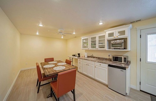 Idaho Falls Apartamento | Magic on Merlin - Cozy Basement Retreat