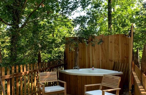 Mimizan Otro | Magic Roof Top Bus with big bath in the tree forest!