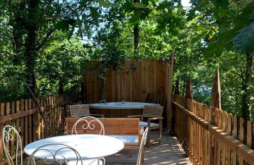 Mimizan Otro | Magic Roof Top Bus with big bath in the tree forest!