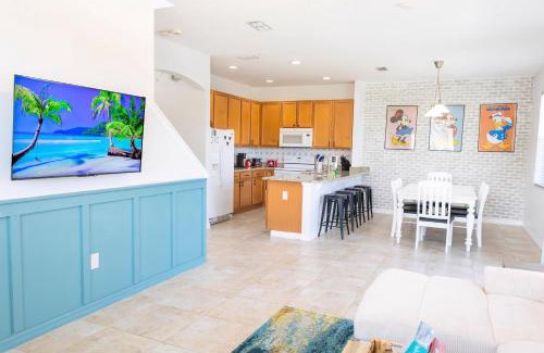 Bellavida Villa | Magical 4 BR 3 BTH Themed Pool Home with Lakeview