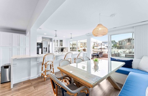 West Newport Casa | Magical BayFRONT Home w/ Epic Dock + Hot Tub