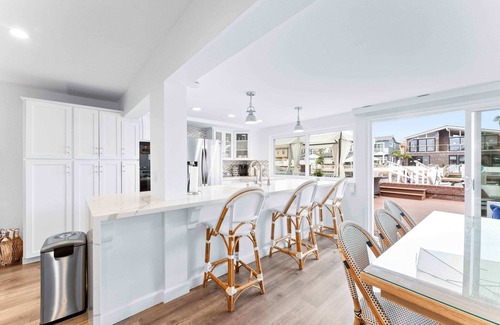 West Newport Casa | Magical BayFRONT Home w/ Epic Dock + Hot Tub