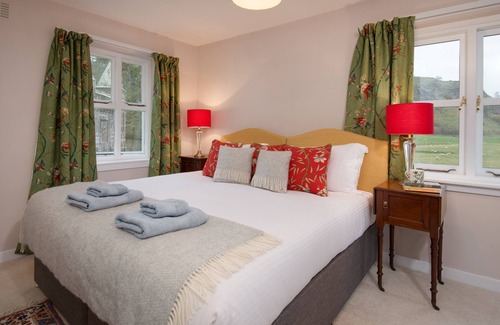 Crieff Otro | Magical Castle for 4 on Historic Scottish Estate