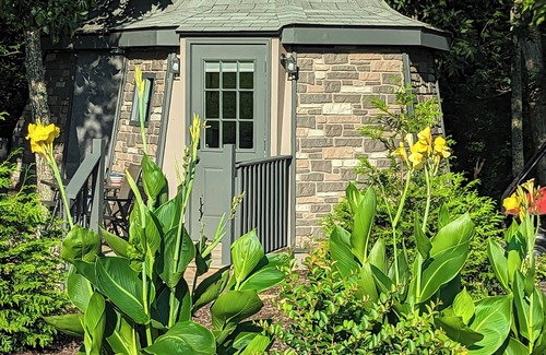 Trenton Casa | Magical Creature Caretaker Cabin