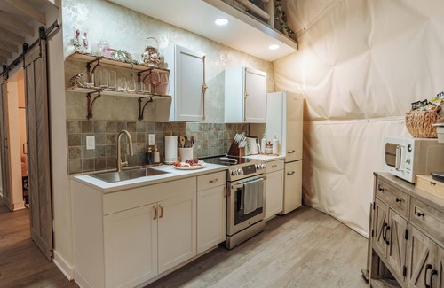 New Marshfield Cabina | Magical Dome Perfect for Families & Groups-Hot Tub-Kid Friendly-Firepit -Private