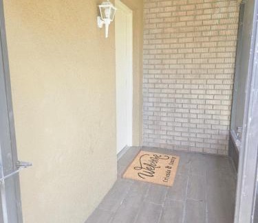 Indian Wells Casa | Magical Getaway- Cozy Home Minutes from Disney, Restaurants & Outlets!