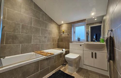 Watford Casa | MAGICAL HARRY POTTER THEMED HOME IN WATFORD - FREE off-street PARKING
