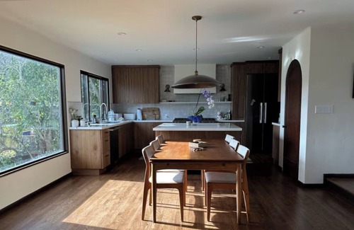 Los Angeles Casa | Magical Hillside Home, Spa, Central & Private