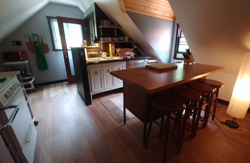Otto Apartamento | Magical Loft Apartment at Fernbrook Place