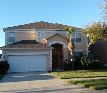 West Kissimmee Casa | Magical Memories Family Vacation Home at Emerald Island Resort - Lake View - Private Pool