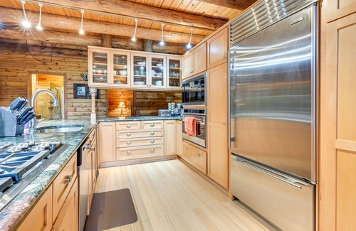 Drayton Plains Cabaña | Magical Metamora Cottage w/ Fire Pit, Pond, Deck!