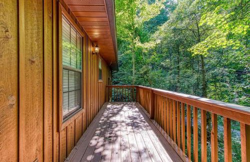Sevierville Casa | Magical Nights, Hot Tub, WIFI, 685 in FREE Attraction tickets each paid day!