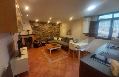 Santa María Casa | Lugar mágico, ideal parejas: jacuzzi, montañas, barbacoa y chimenea