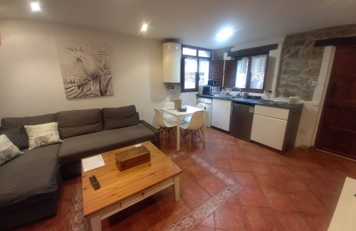 Santa María Casa | Lugar mágico, ideal parejas: jacuzzi, montañas, barbacoa y chimenea