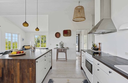 Listed Casa | “Magical Sea View – From Terrace to Horizon”